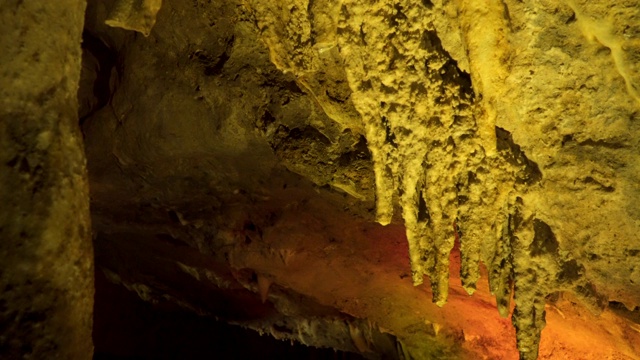 格鲁吉亚神秘的普罗米修斯洞穴视频素材