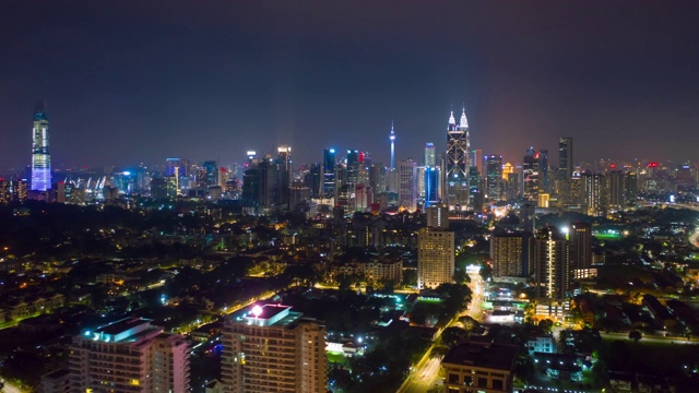 夜间照明吉隆坡市区空中全景，4k时间间隔马来西亚视频素材