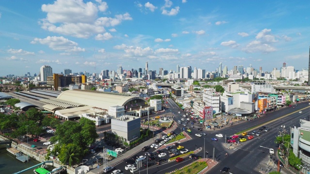 鸟瞰图曼谷火车站和现代建筑曼谷城市景观，泰国视频素材