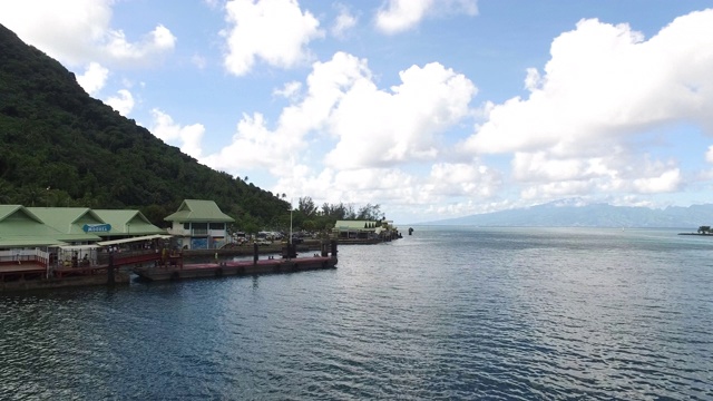 从海上看到的一个岛屿视频素材