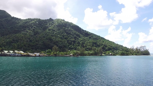 从海上看到的一个岛屿视频素材