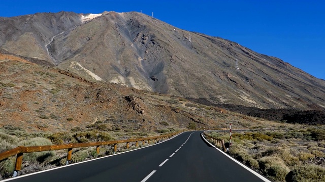 前往泰德火山，泰德国家公园，特内里费，加那利群岛，西班牙的POV汽车视频素材