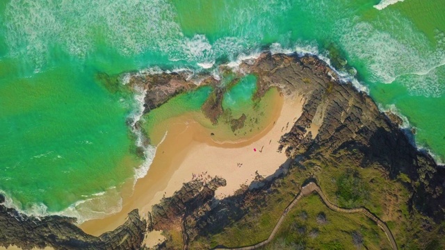 空中攀登:风景优美的海湾，弗雷泽岛，澳大利亚视频素材