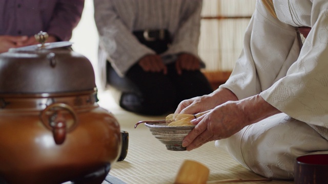 日本茶道，客人在后台主持视频素材