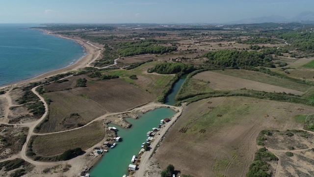 森林和地中海海岸鸟瞰图/“Belek”镇/安塔利亚
Antalay 10/08/2018视频素材