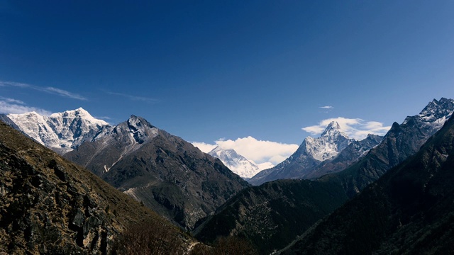 珠穆朗玛峰地区Namche集市村附近的喜马拉雅山脉视频素材