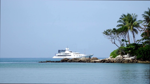 船和美丽的天堂海滩在安达曼海海湾海岸视频素材