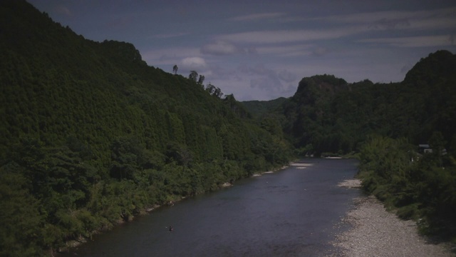 高山河流和垂钓者，和歌山，日本视频素材