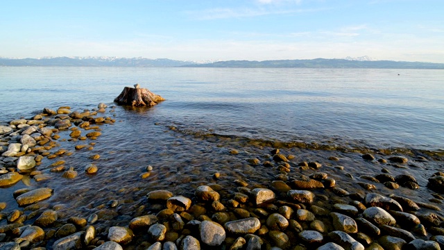 康斯坦茨湖石岸，克里斯布隆姆博登泽，康斯坦茨湖，Baden-Württemberg，德国视频素材