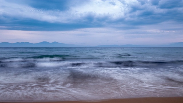 延时:美丽的海滩与岛屿背景。4k分辨率。视频素材