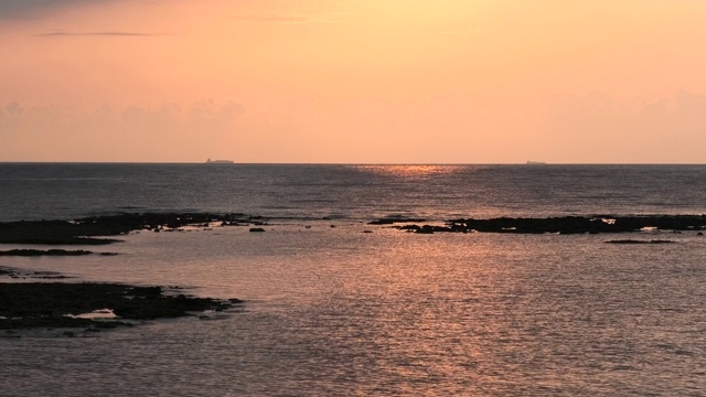 冲绳Chatan海岸的日落景色视频素材