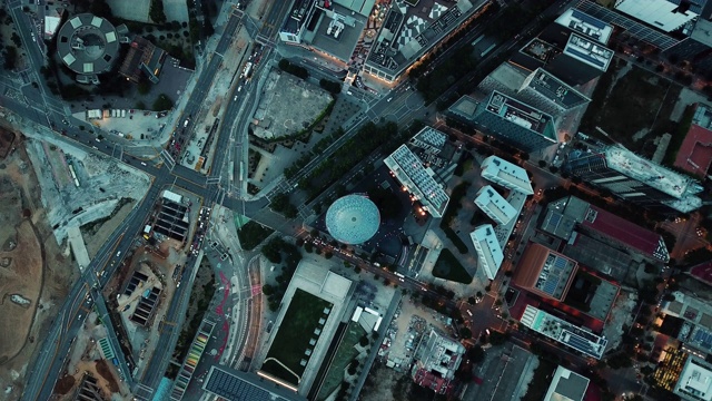 西班牙巴塞罗那Torre Agbar的鸟瞰图视频素材