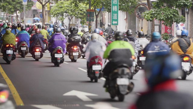 台北的机动交通视频素材