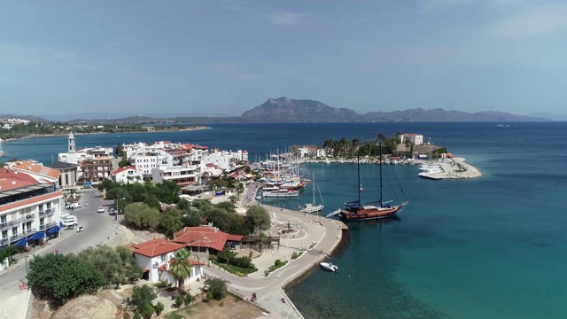 “达卡”城市和爱琴海海岸/穆格拉鸟瞰图
Mugla /土耳其11/20/2019视频素材