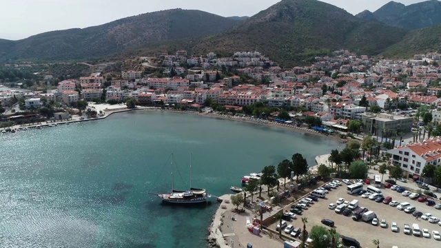 “达卡”城市和爱琴海海岸/穆格拉鸟瞰图
Mugla /土耳其11/20/2019视频素材