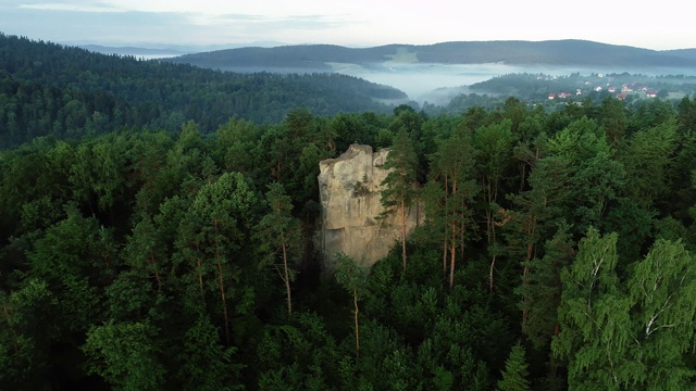 Bieszczady风景的无人机镜头。视频素材