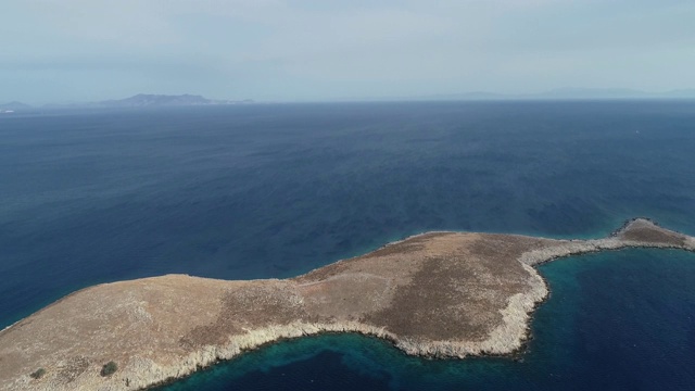 爱琴海小岛鸟瞰图/穆格拉
Mugla /土耳其11/16/2019视频素材