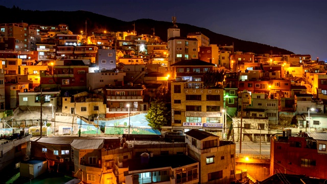 夜景三福路与城市建筑在sujeong洞，釜山视频素材