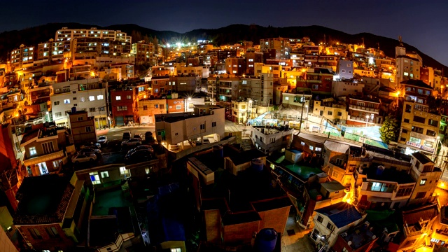 夜景三福路与城市建筑在sujeong洞，釜山视频素材