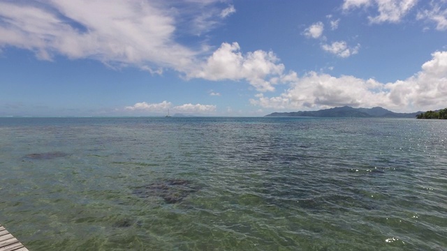 空码头通向大海对天空视频素材