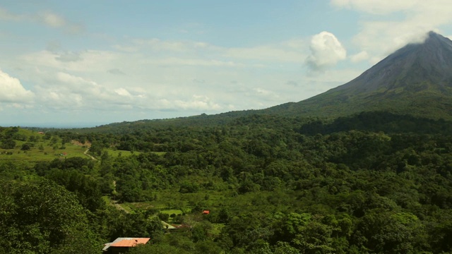 阿雷纳尔火山，哥斯达黎加视频素材