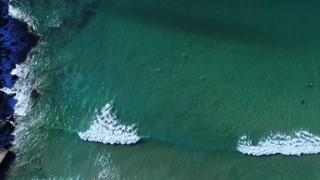 海岸的顶视图视频下载