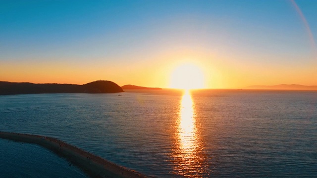 日落在海上风景。符拉迪沃斯托克视频素材