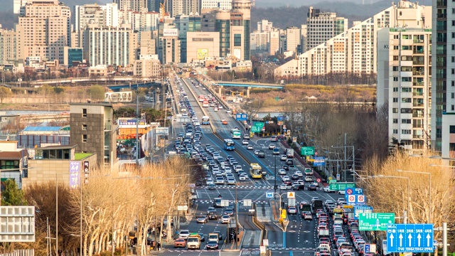 韩国首尔，光津谷市区的交通景象视频素材