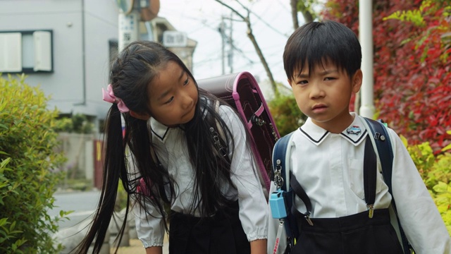 日本学童穿制服的肖像视频素材