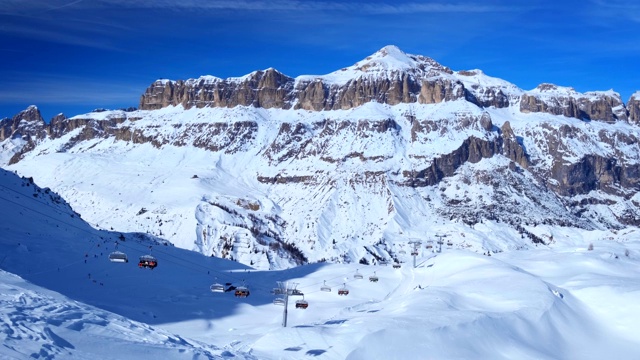 意大利Dolomites的滑雪胜地视频素材