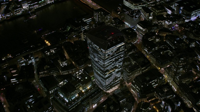 空中夜景照明城市天际线英国伦敦视频素材