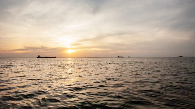 时光流逝——马拉开波，湖畔人行道视频素材