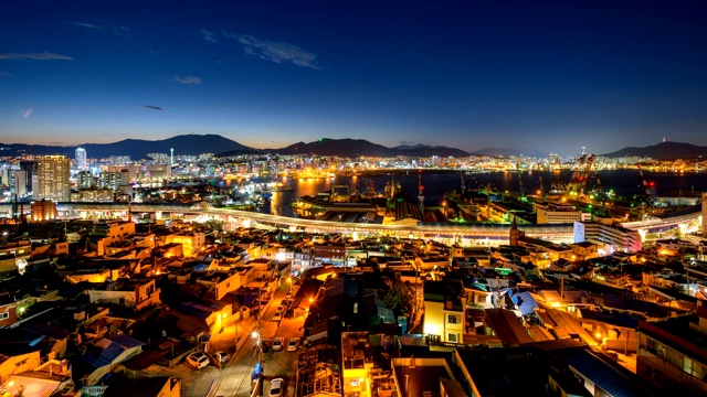 釜山永都谷邦奈洞市区日落至夜景视频素材