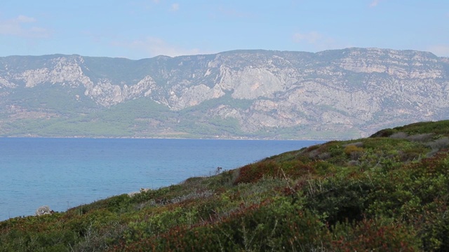 在Gokova湾/Mugla观看“源泉”岛或“克利奥帕特拉”岛海滩
Mugla /土耳其11/24/2018视频素材