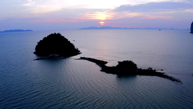 泰国南部沿海小岛上的日落视频素材