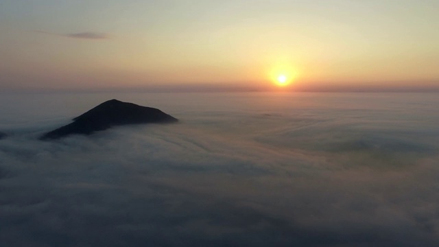 昂昂岛的日出与云彩视频素材