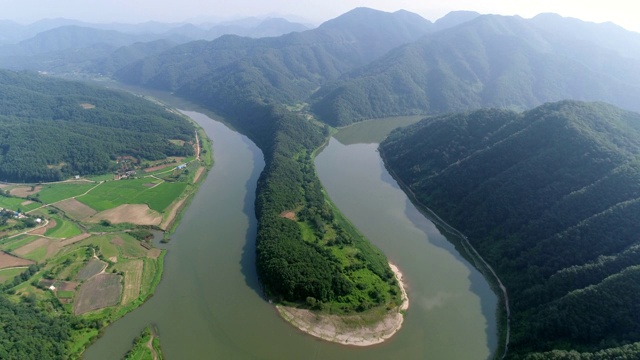 御川敦州峰的韩半道地理(朝鲜半岛状地形)视频素材