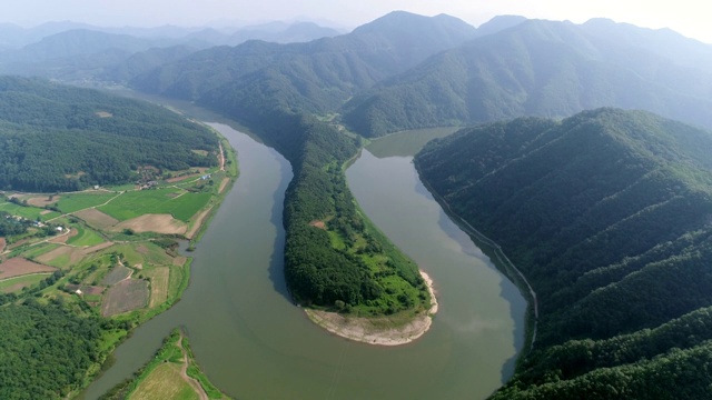 御川敦州峰的韩半道地理(朝鲜半岛状地形)视频素材