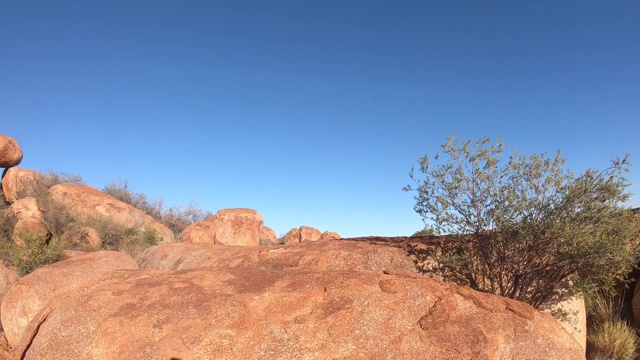 魔鬼大理石Karlu Karlu在澳大利亚北领地视频素材