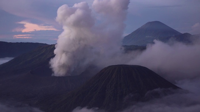 布罗莫活火山火山口视频素材