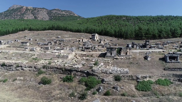 德涅兹利古希拉波利斯/帕穆克卡利的鸟瞰图
Pamukkale-Denizli -火鸡22/09/2018视频素材