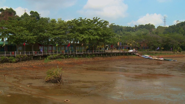 马来西亚武吉美拉湖的高跷小路视频素材