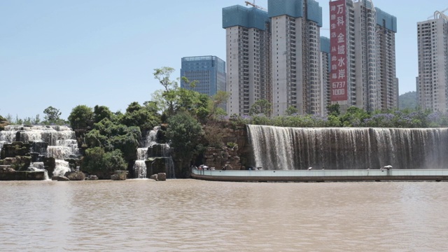 亚洲大瀑布公园昆明，它是中国昆明的著名景点和地标视频素材