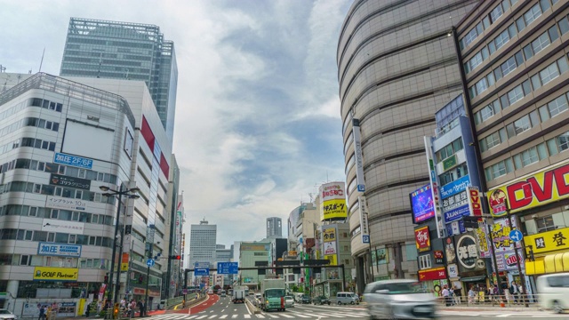 时间推移:日本东京新宿区的交通状况视频素材