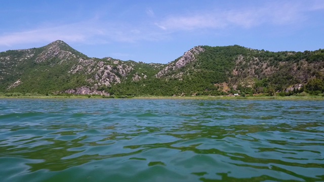 宽镜头的山脉，丘陵和地形视频素材