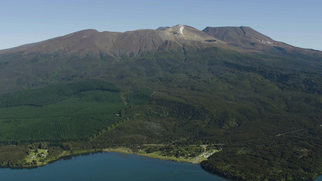 在北岛火山高原的火山山峰推入镜头视频素材