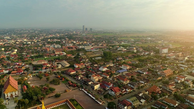 老挝人民民主共和国万象Wat Phra That Luang日出上老挝地标寺庙。视频素材