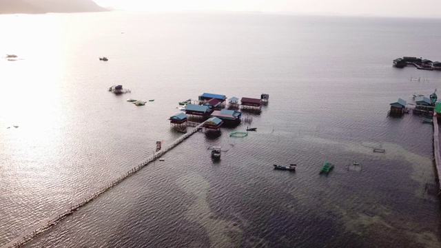 美丽的海滩在琅度假村-富国岛视频素材