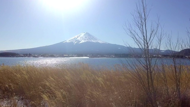 冬天的富士山覆盖着日本视频素材