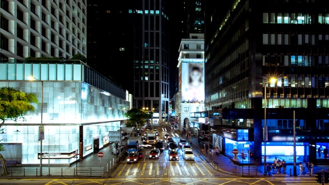 繁忙时段，香港商业区拥挤的街道。视频素材